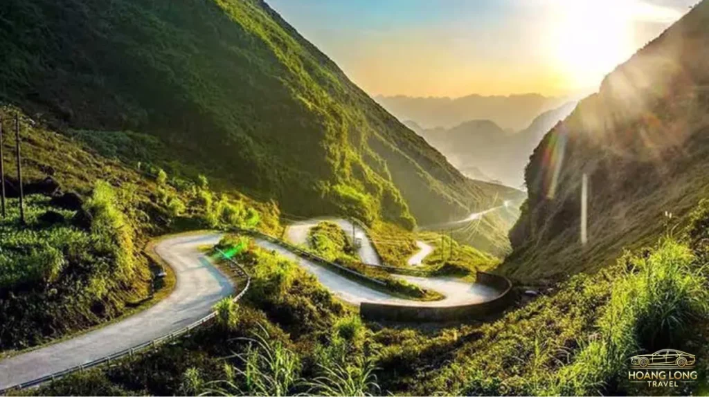 Thuê Xe Hợp Đồng Tại Đà Lạt - Hoàng Long Travel