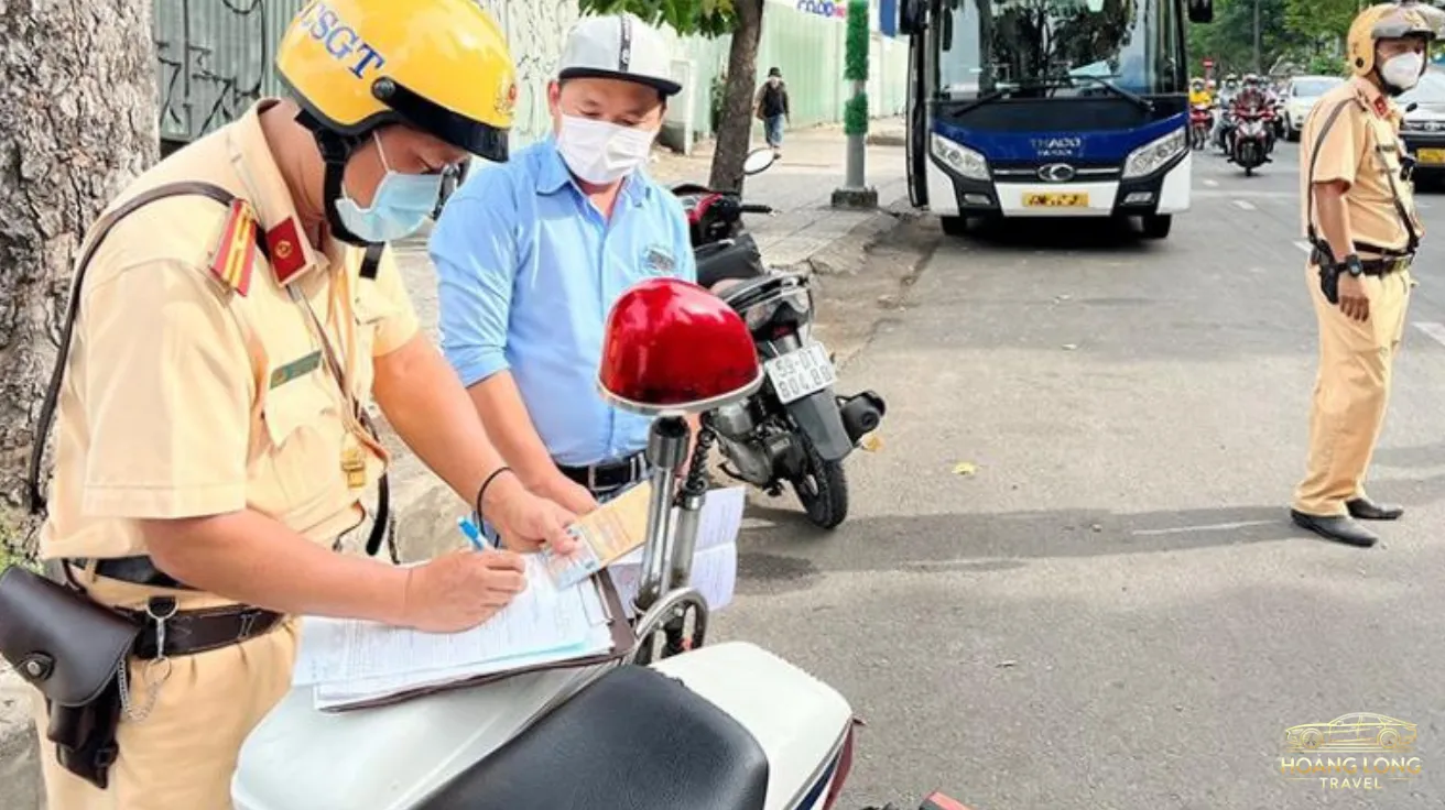Bạn cần tuân thủ nghiêm ngặt các quy định về luật giao thông để đảm bảo an toàn và tránh vi phạm.