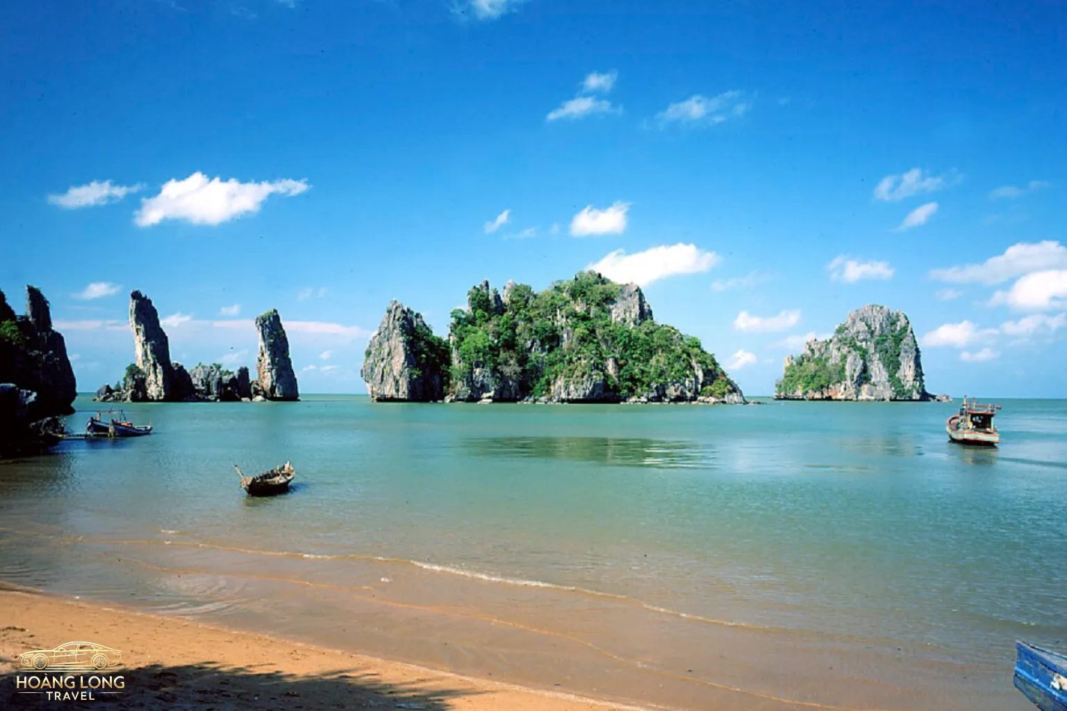 Khung cảnh thành phố Rạch Giá nhìn từ ven biển – nơi hội tụ du lịch, giao thương và là cửa ngõ ra các đảo nổi tiếng như Nam Du, Hòn Sơn.